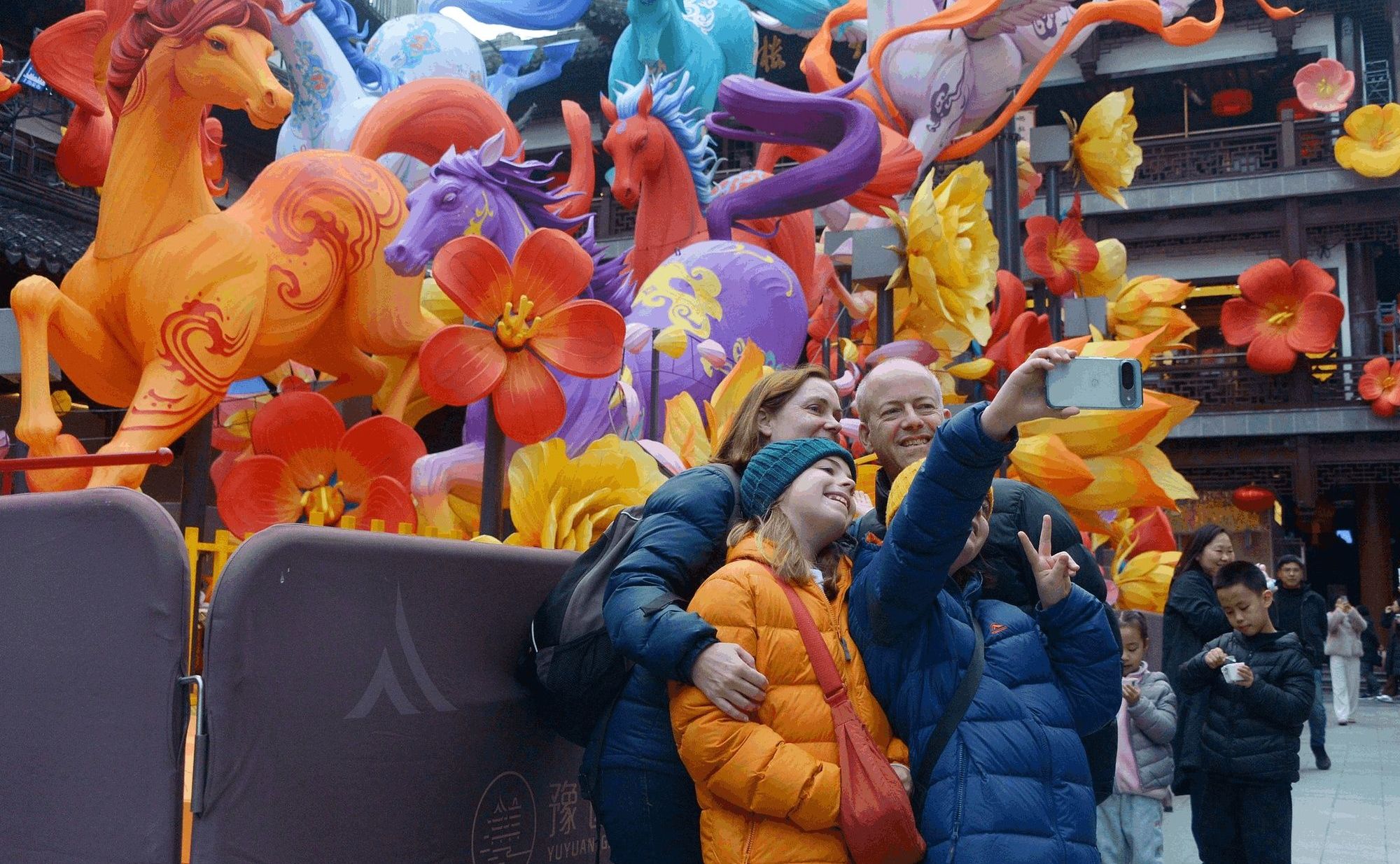 春节免签入境游_llama api key_中国过春节新风尚